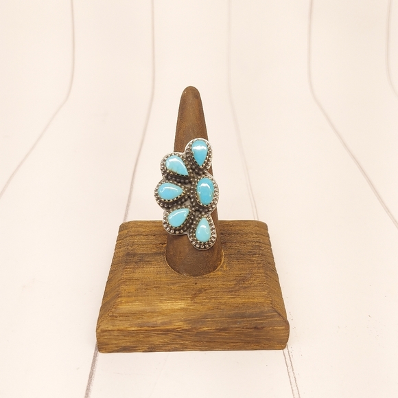 Beautiful Sterling Silver Turquoise Ring - Picture 2 of 11